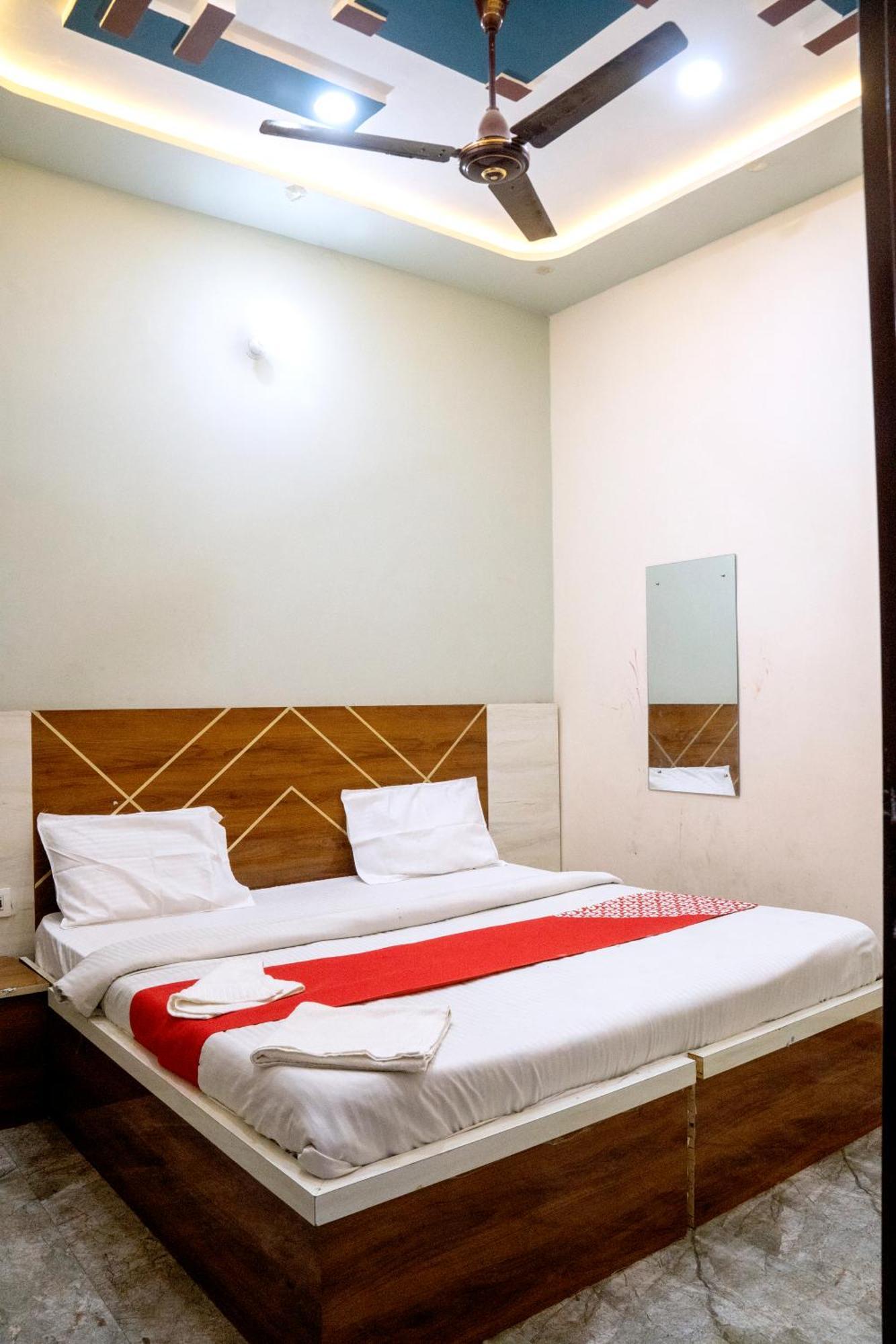 Hotel An Palace Agra  Bagian luar foto