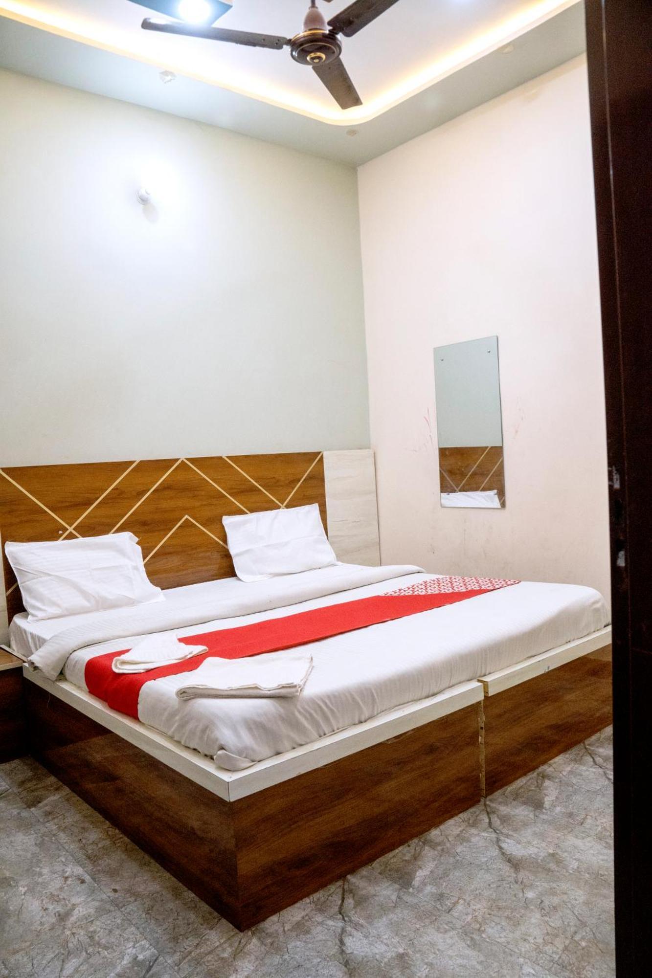 Hotel An Palace Agra  Bagian luar foto